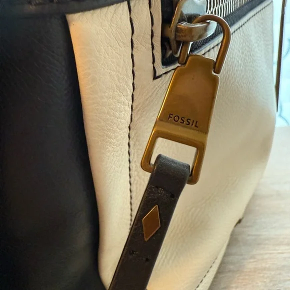 Fossil Bella Satchel - Picture 4 of 12